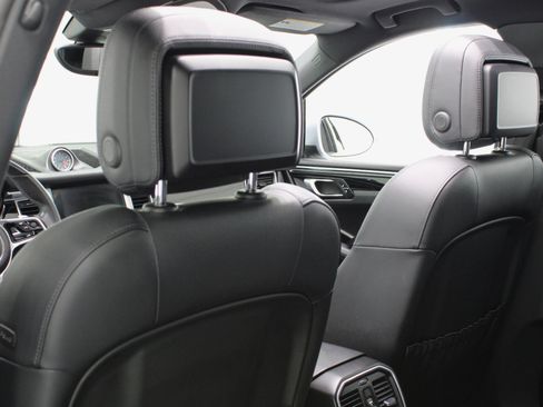 Used 2017 Porsche Macan S image 37