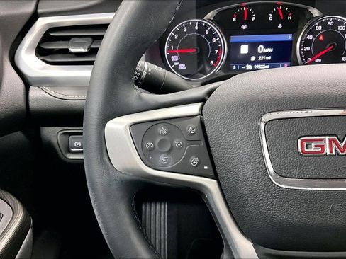 Used 2023 GMC Acadia SLT w/ Preferred Package FWD image 24