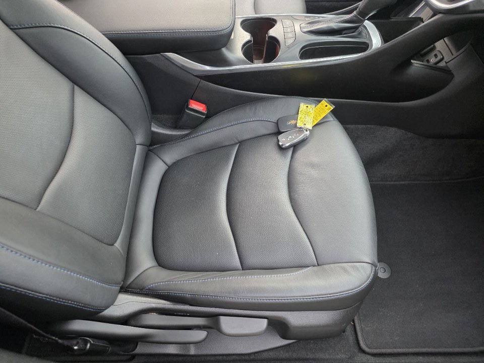 Used 2017 Chevrolet Volt Premier w/ Driver Confidence II Package FWD image 26