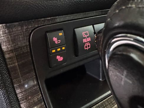 Used 2016 GMC Acadia SLT w/ Premium Edition FWD image 24