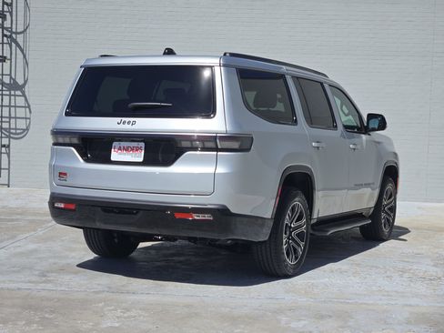 New 2026 Jeep Grand Wagoneer image 4