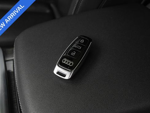 Used 2019 Audi Q8 Premium w/ Convenience Package image 21