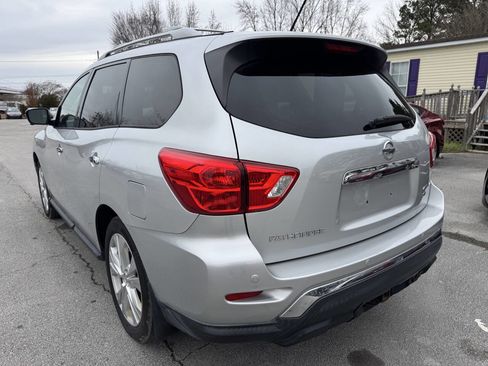 Used 2018 Nissan Pathfinder SL w/ SL Premium Package image 9