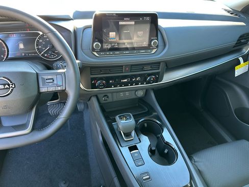 New 2026 Nissan Rogue SV FWD image 29