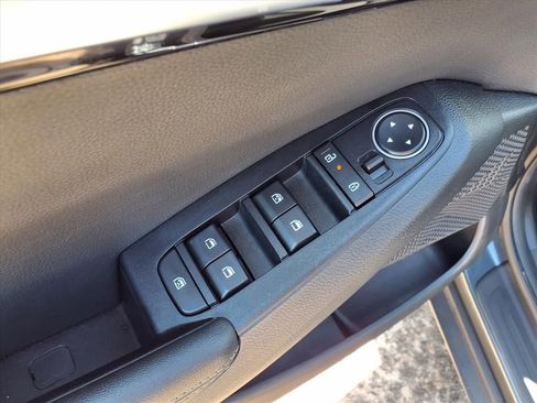 Used 2025 Kia Seltos S FWD image 24