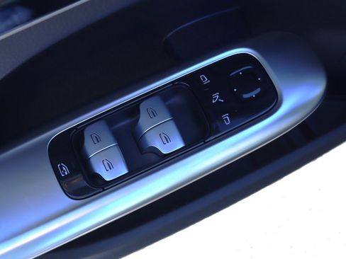 New 2026 Mercedes-Benz C 300 4MATIC Sedan image 18