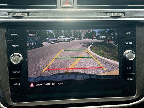 Used 2019 Volkswagen Tiguan SE AWD/4WD image 15