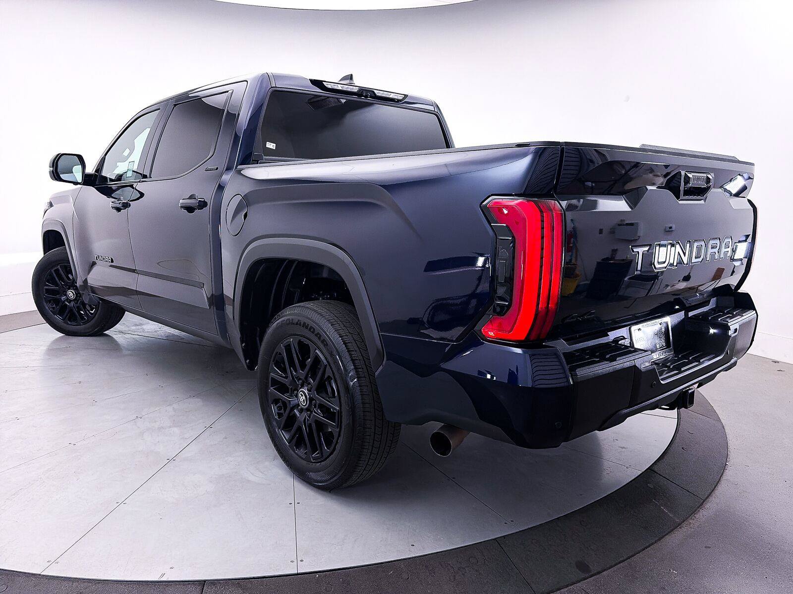 Used 2025 Toyota Tundra Limited AWD/4WD image 3