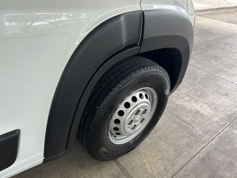Used 2025 RAM ProMaster 2500 w/ Convenience Group FWD image 19