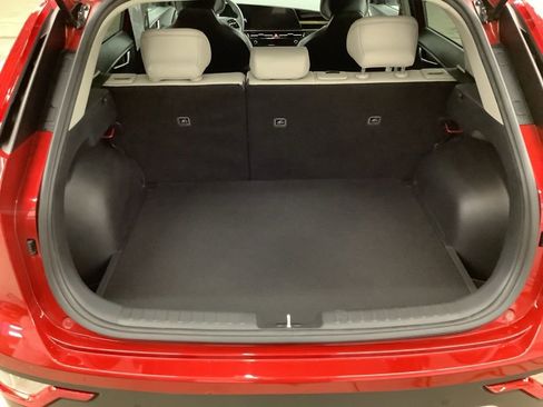 Certified 2025 Kia Niro EX FWD image 17