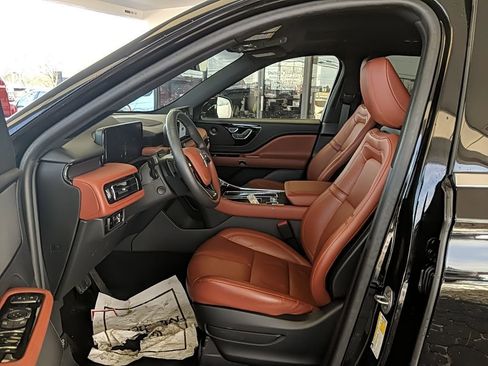 Certified 2025 Lincoln Aviator Reserve w/ Illumination Package image 11