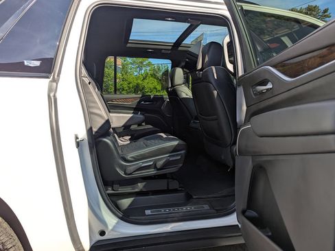 Used 2022 Cadillac Escalade ESV Sport Platinum AWD/4WD image 55