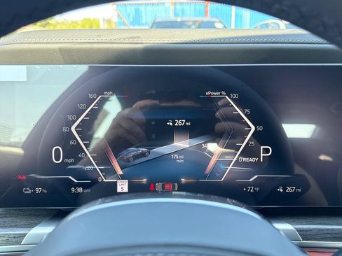 New 2026 BMW i7 xDrive60 w/ Executive Package AWD/4WD image 32