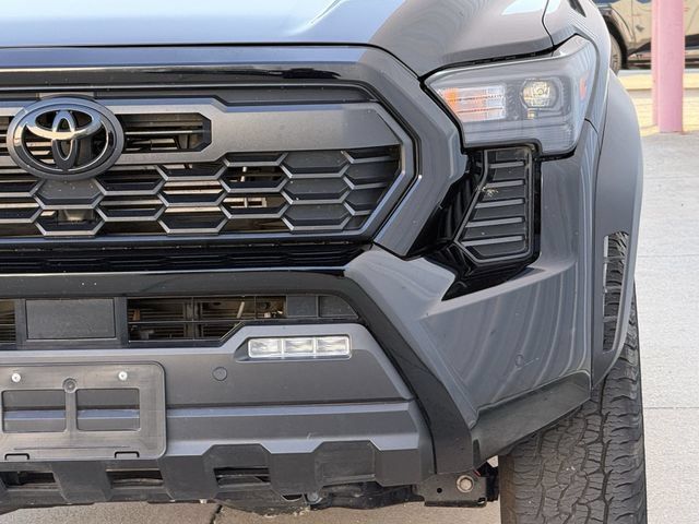Used 2024 Toyota Tacoma TRD Off-Road w/ TRD Off Road Upgrade Package AWD/4WD image 10