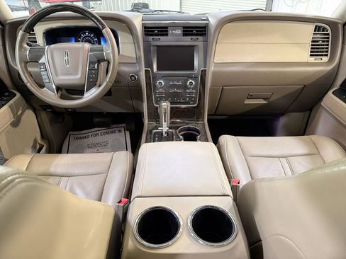 Used 2017 Lincoln Navigator Select RWD image 23