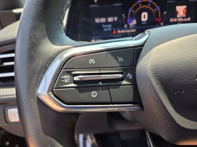 Used 2025 Chevrolet Traverse LT FWD image 27