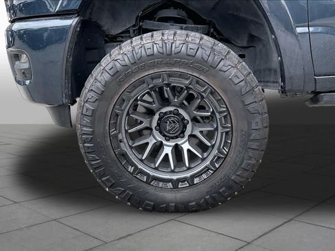 Used 2025 RAM 1500 Laramie w/ Night Edition AWD/4WD image 10