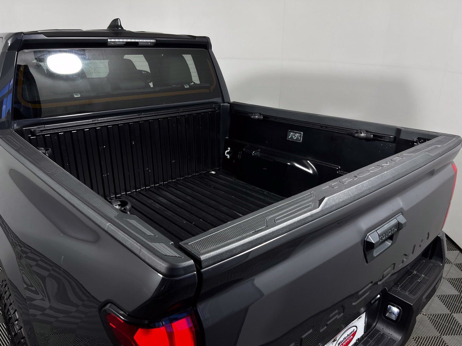Certified 2025 Toyota Tacoma SR5 AWD/4WD image 24