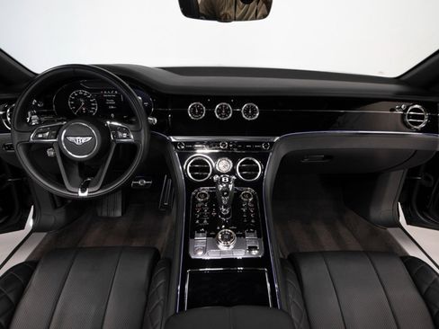 Used 2020 Bentley Continental GT V8 image 24