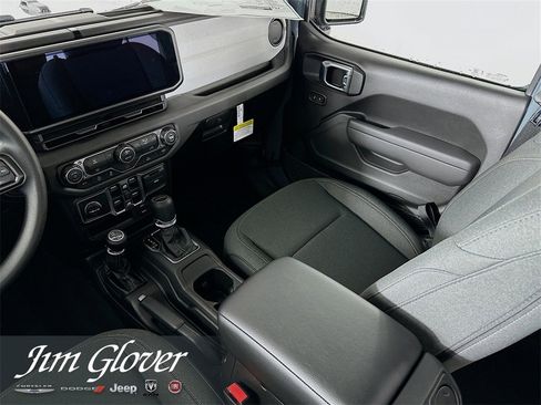 New 2026 Jeep Gladiator Sport image 19