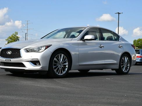 Used 2020 INFINITI Q50 Luxe w/ Essential Package (3.0T Luxe) AWD/4WD image 3
