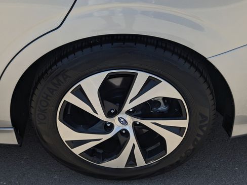 Used 2025 Subaru Legacy Premium AWD/4WD image 7