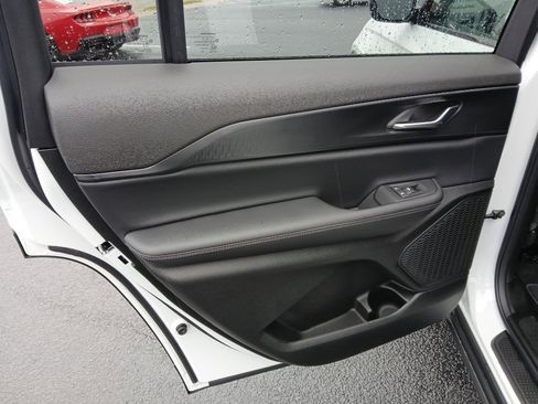 New 2025 Jeep Grand Cherokee L Laredo w/ Luxury Tech Group I image 26