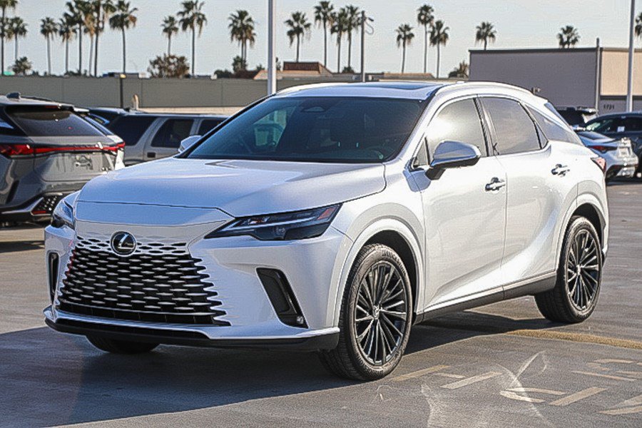 Used 2025 Lexus RX 350h w/ Convenience Package AWD/4WD image 3