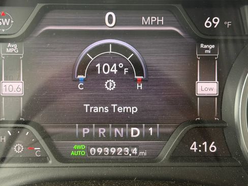 Used 2020 RAM 1500 Laramie AWD/4WD image 19