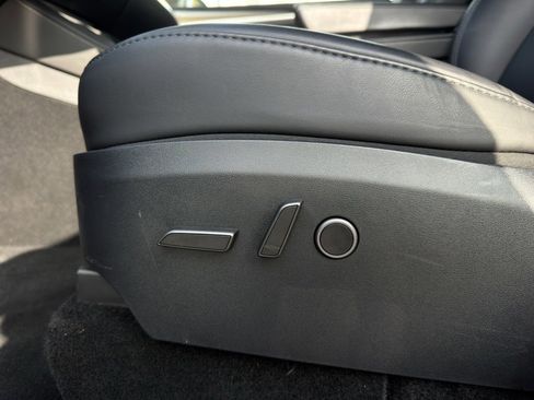 Used 2024 Tesla Model Y Long Range image 18