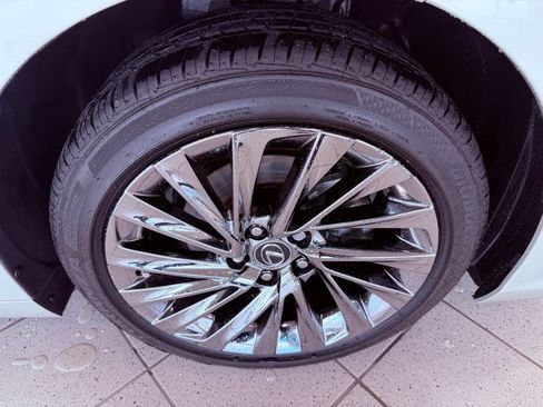 Certified 2025 Lexus ES 300h Ultra Luxury w/ Accessory Package (Z1) image 19