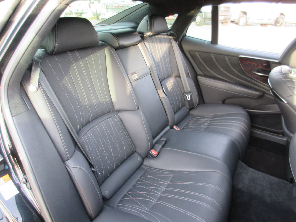 Used 2022 Lexus LS 500 w/ Interior Upgrade Package RWD image 24