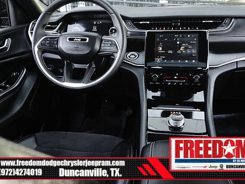 Used 2024 Jeep Grand Cherokee Altitude image 17