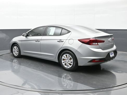 Used 2020 Hyundai Elantra SE image 6