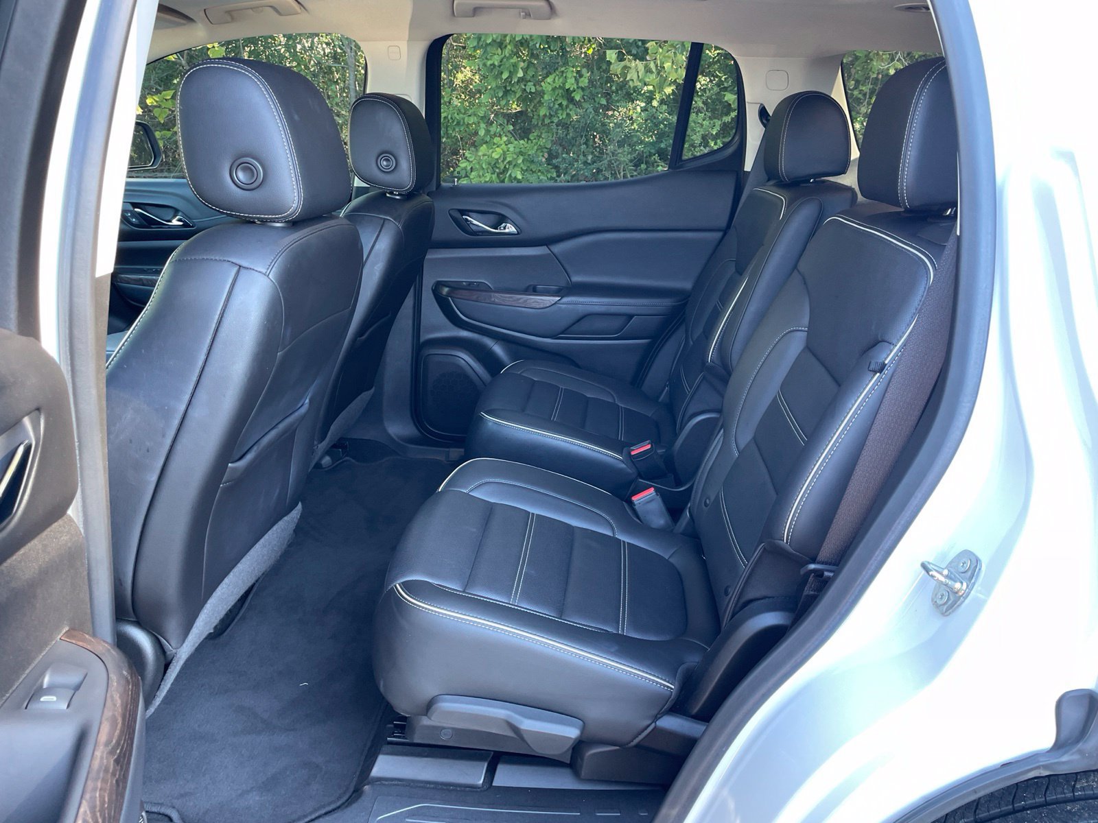 Used 2021 GMC Acadia Denali w/ Denali Technology Package FWD image 46
