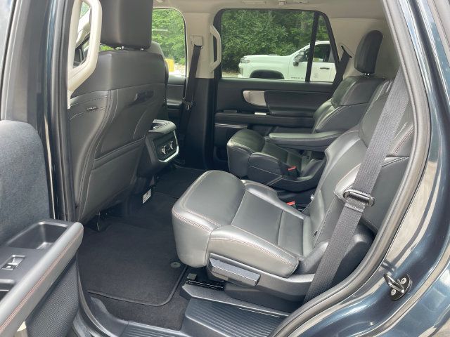 Used 2025 Ford Expedition Active AWD/4WD image 19
