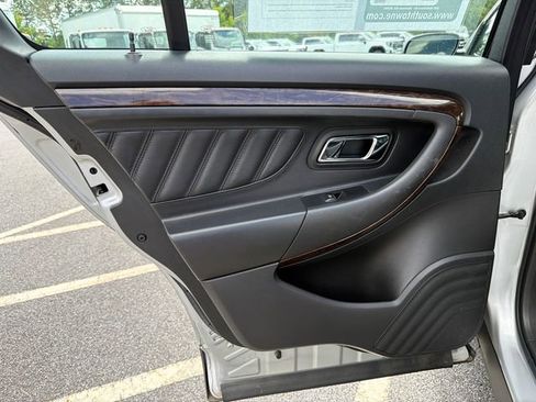 Used 2019 Ford Taurus Limited FWD image 21