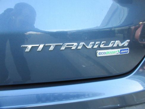 Used 2019 Ford Edge Titanium w/ Cold Weather Package image 9