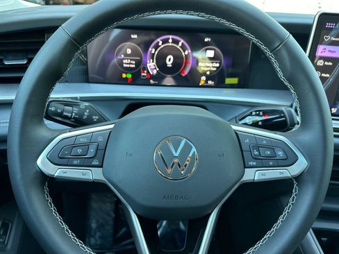 New 2026 Volkswagen Tiguan SE image 22