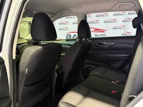 Used 2020 Nissan Rogue SV image 29