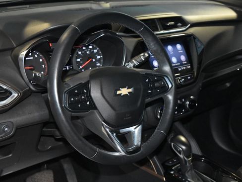 Used 2022 Chevrolet TrailBlazer ACTIV w/ Convenience Package image 2