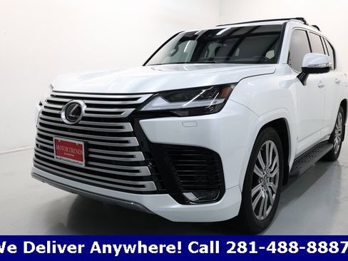 Used 2023 Lexus LX 600 4WD w/ Ultra Luxury Package image 2
