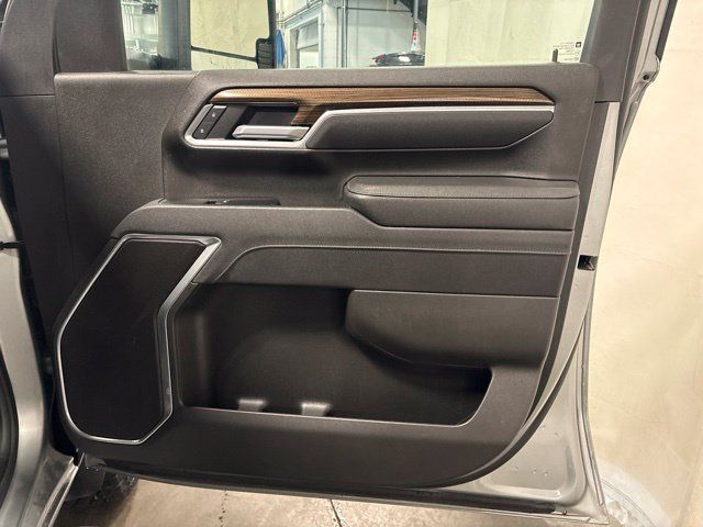 Used 2025 Chevrolet Silverado 2500 LT w/ Convenience Package AWD/4WD image 42