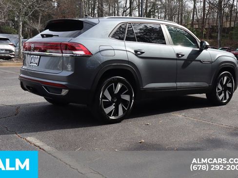 Used 2025 Volkswagen Atlas Cross Sport SE FWD image 6