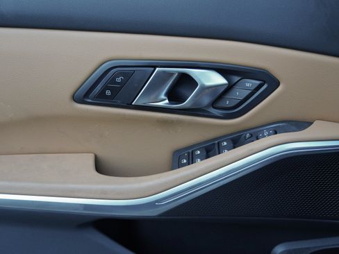 Certified 2025 BMW 330i Sedan RWD image 15