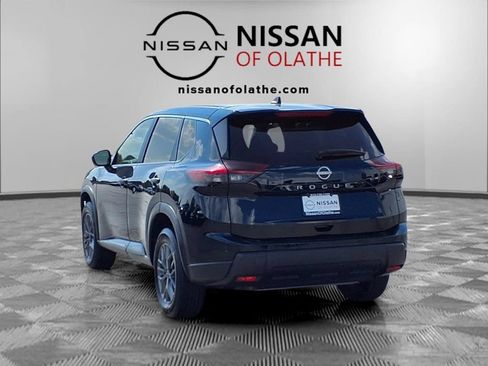 Used 2024 Nissan Rogue S FWD image 5