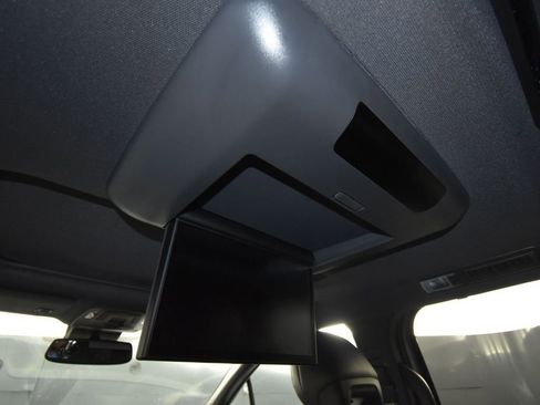 Used 2023 Toyota Sienna XSE w/ XSE Plus Package image 31