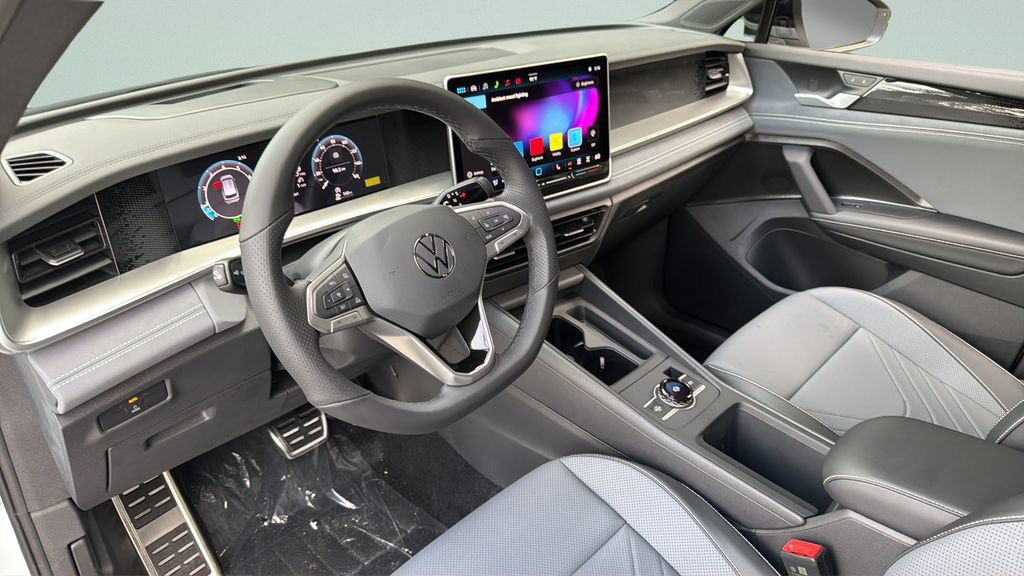 New 2026 Volkswagen Tiguan SE R-Line FWD image 31