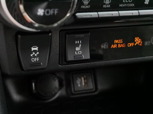 Used 2025 Toyota RAV4 XLE w/ Convenience Package AWD/4WD image 30