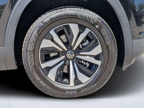 Used 2024 Volkswagen Atlas SE FWD image 10
